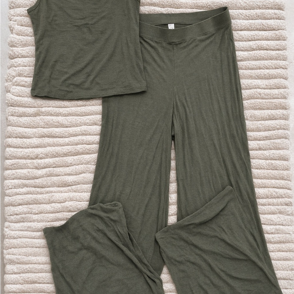 Victoria's Secret Sleepwear Soft Modal Cami and Pants Set. Casual Olive Size XXL